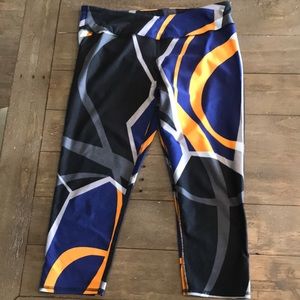 Fabletics cropped leggings size XL